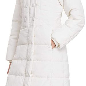 Polydeer Puffer Jacket Long. 100%polyester good quality shell. 100% vegan down insulation700 fill power. Metal Zipper closure. Zip-off hood
